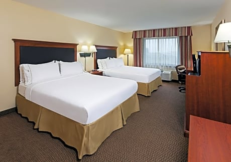 Queen Room with Two Queen Beds - Hearing Accessible