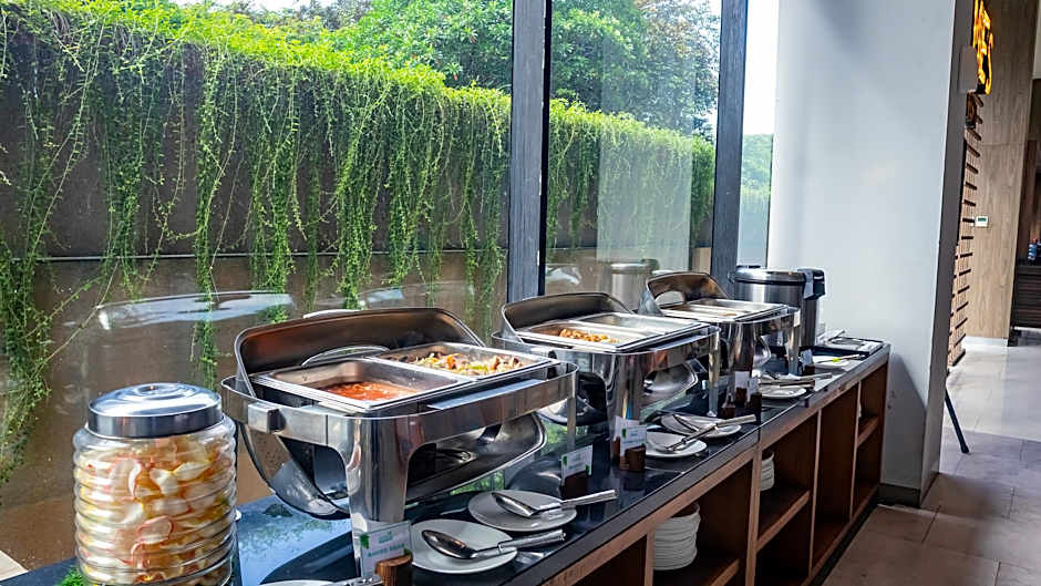 Hotel AYOLA Lippo Cikarang