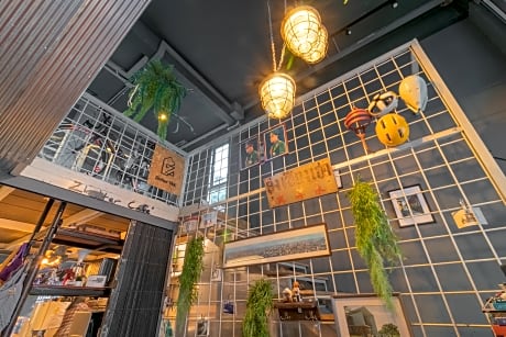 Zhelter Hostel Bangkok by ZUZU
