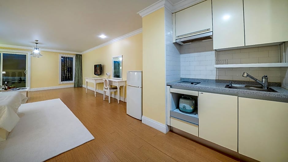 Yangyang Golden Bay Pension