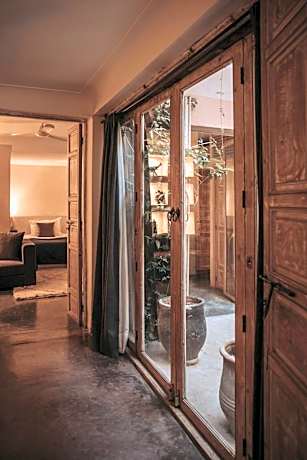 Studio with Garden View