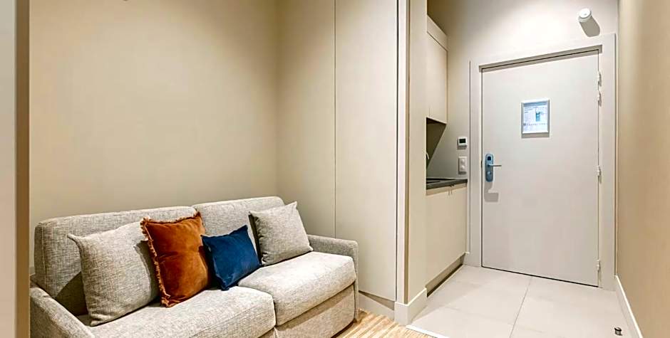 Suites FL By Sweett