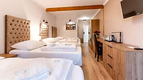 Quadruple Room with Garden View