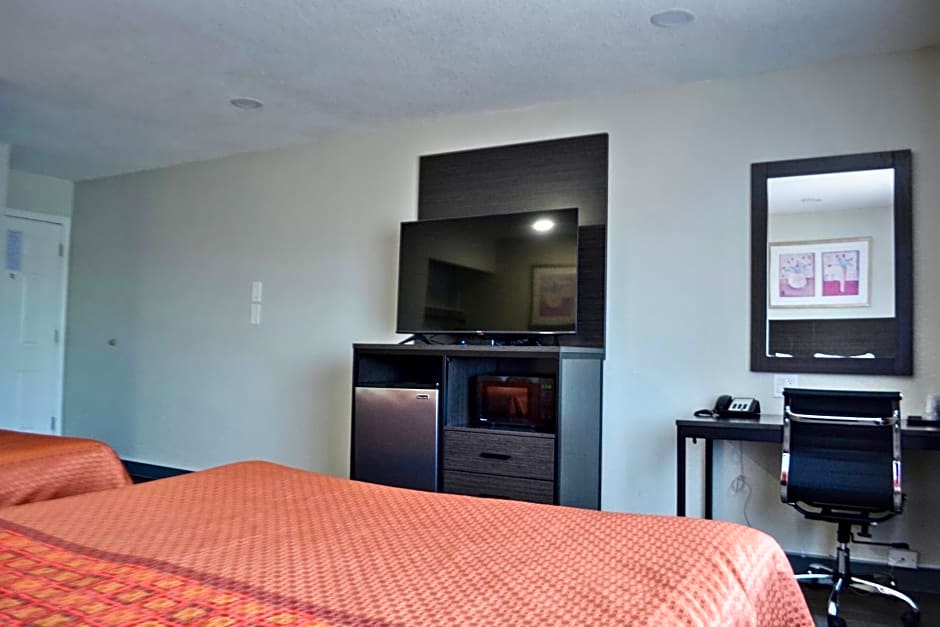 Maverick Motel - Modern Renovated Motel