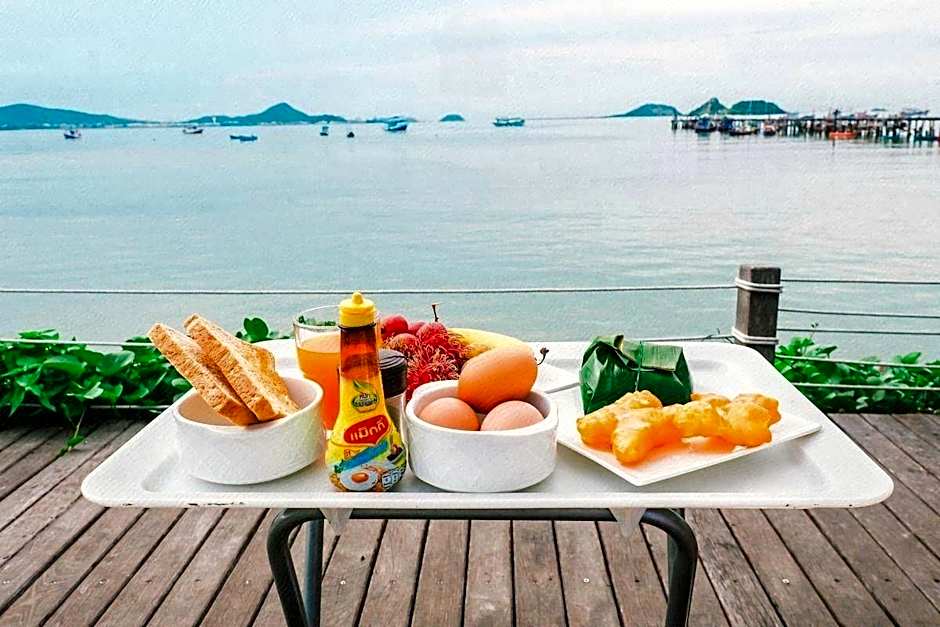 Baan Sattahip by the sea