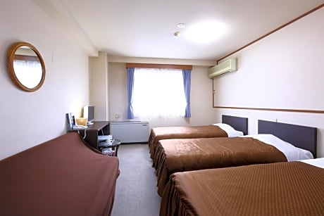 Economy Triple Room