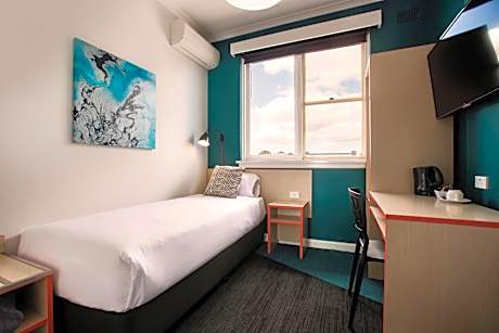 Single Room with Shared Bathroom