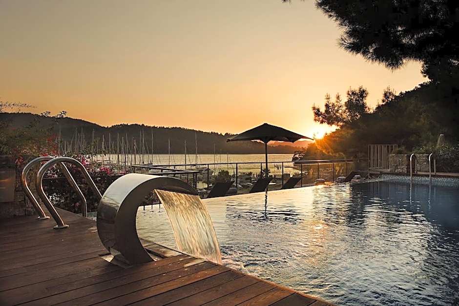 Marti Hemithea Hotel