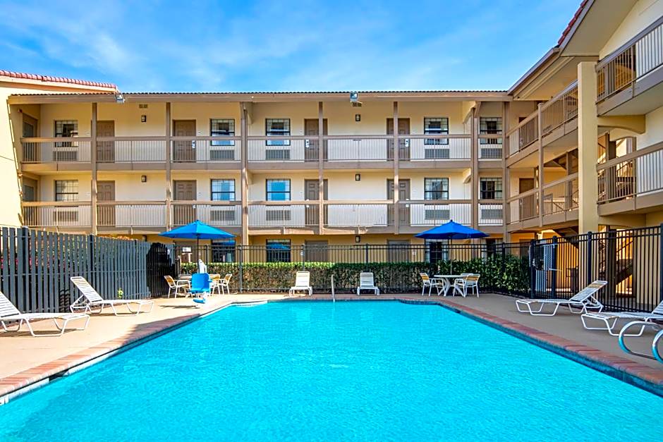 Budget Inn & Suite Atlanta Marietta Stadium