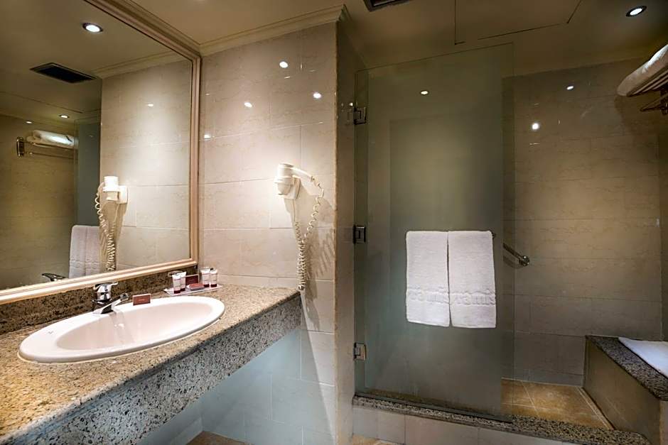 Pyramisa Cairo Suites & Casino Hotel