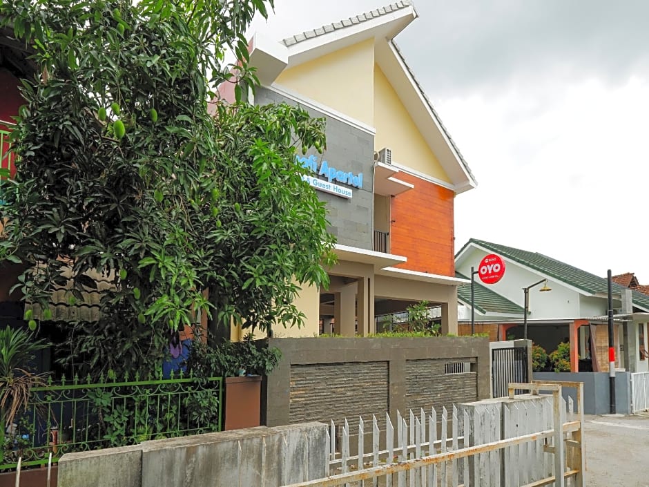 OYO 90045 Annafi Apartel