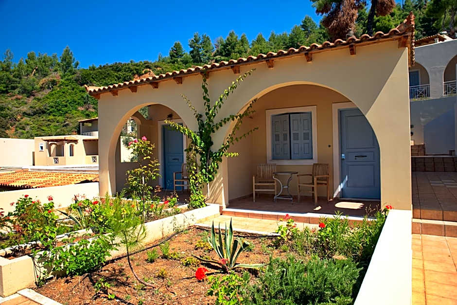 Alonissos Beach Bungalows And Suites Hotel