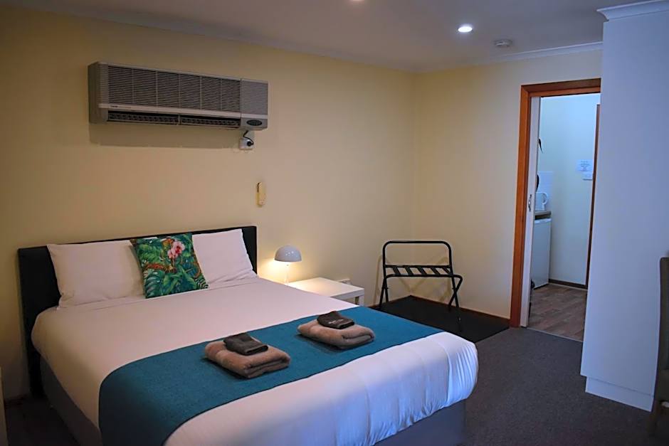 Lake Albert Motel