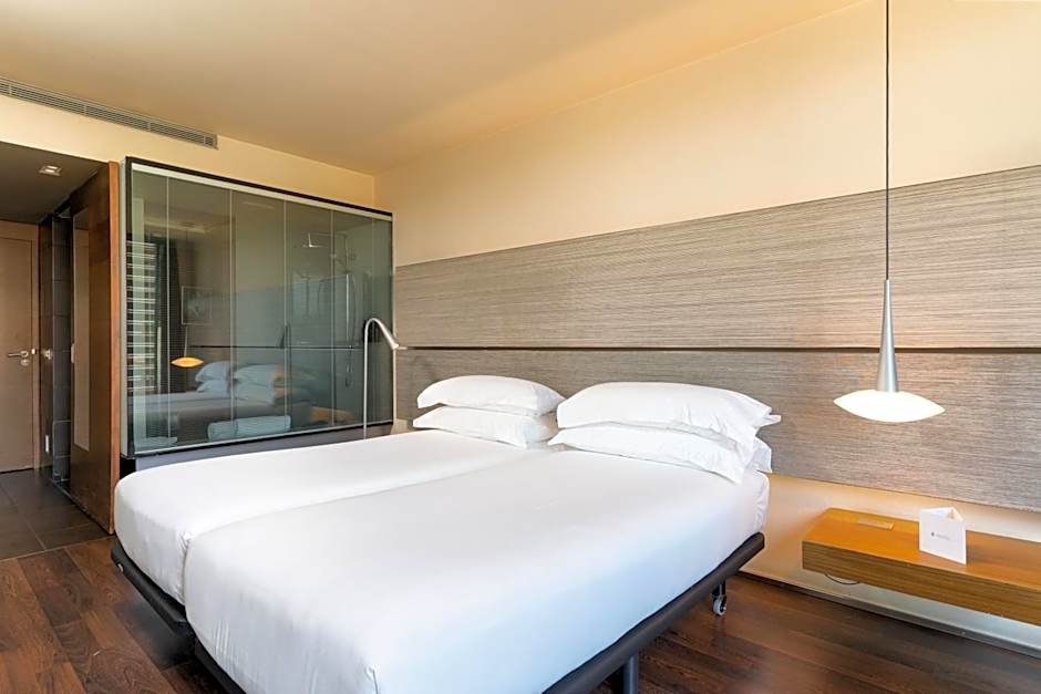 B Hotel