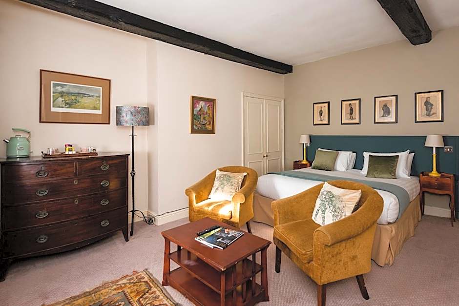 Brook Whipper-In Hotel