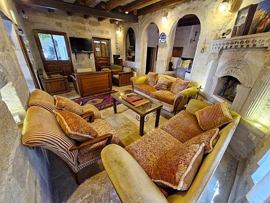 Elegance Cave Suites