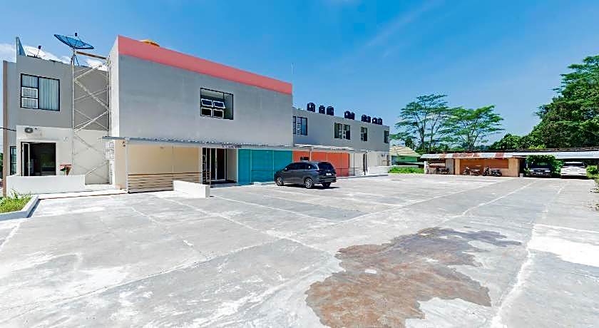 Sans Hotel Berau Square