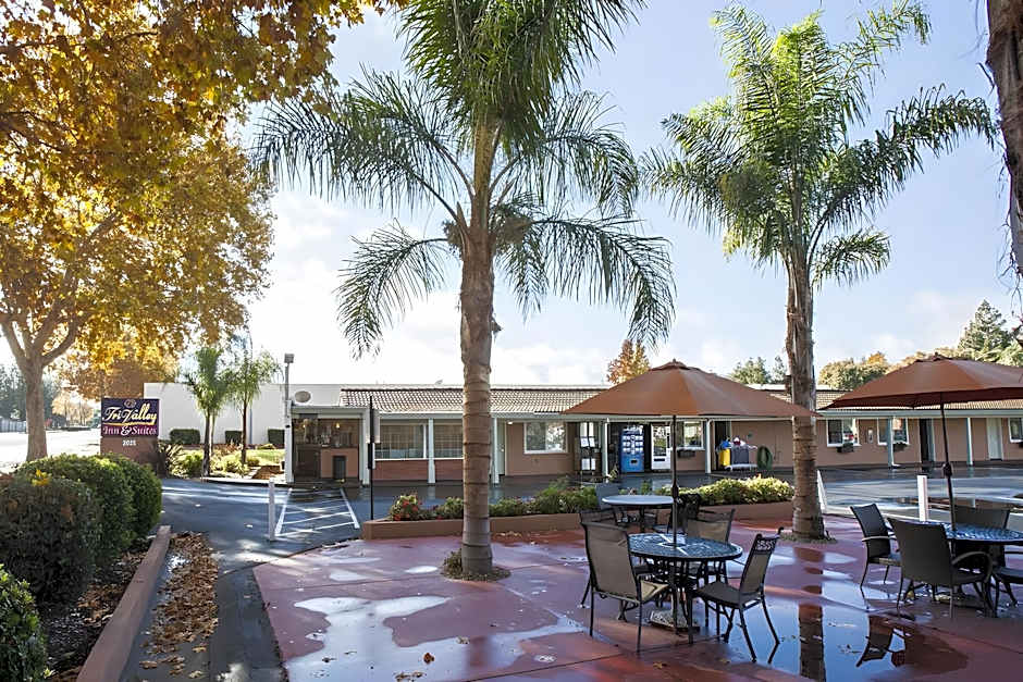 Tri Valley Inn And Suites