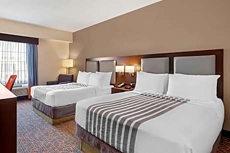 2 queen beds, nonsmoking