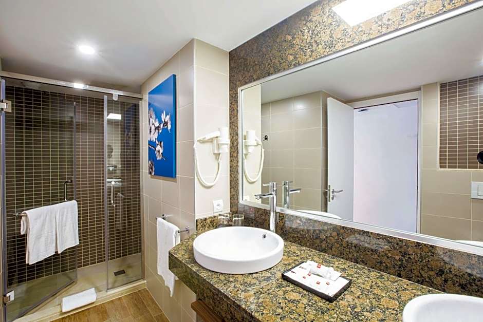 Hotel Riu Bravo - 0'0 All Inclusive
