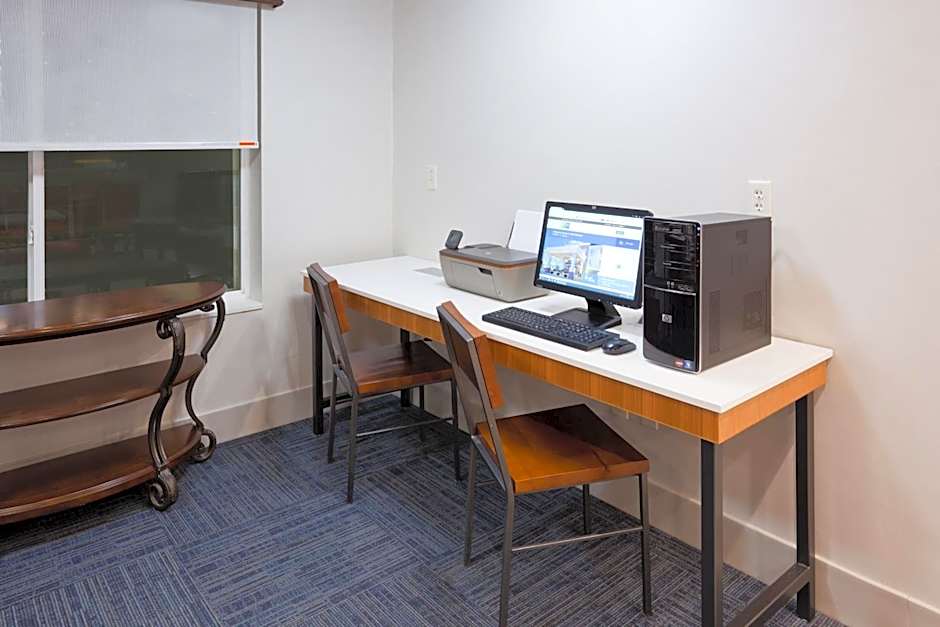 Holiday Inn Express Hotel & Suites Dickinson By IHG