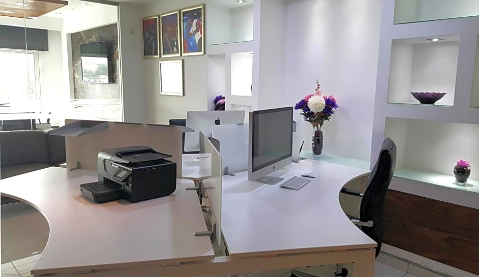 Pebbles Boutique Aparthotel