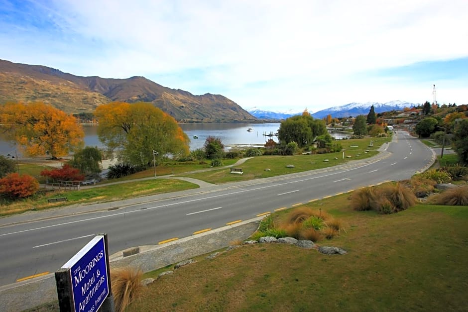 The Moorings Motel and Apartments