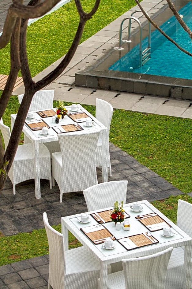 Agung Putra Hotel & Apartments