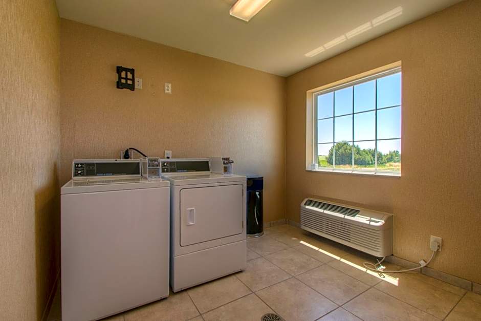 Cobblestone Inn & Suites - Holyoke