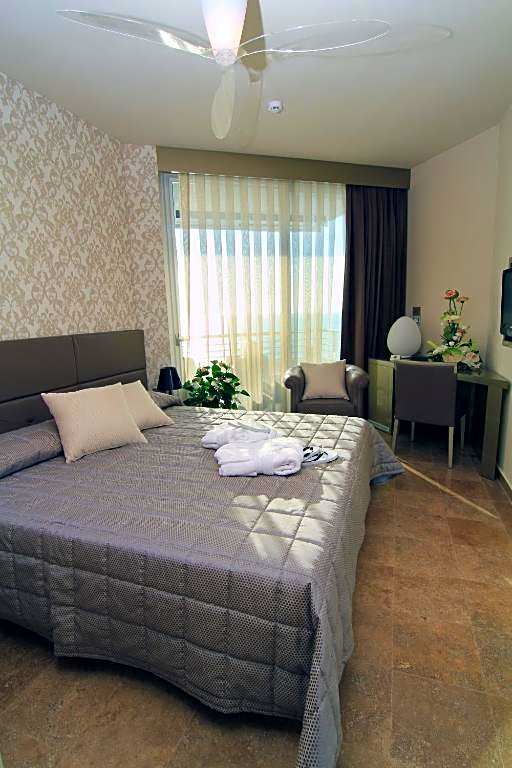 Hotel Santa Lucia Le Sabbie d'Oro