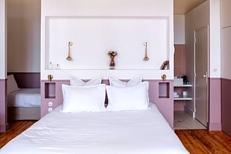 Suite Familiale-Suite-Famille-Salle de bain et douche-Vue sur Jardin