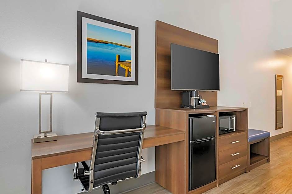 Best Western Plus First Coast Inn And Suites