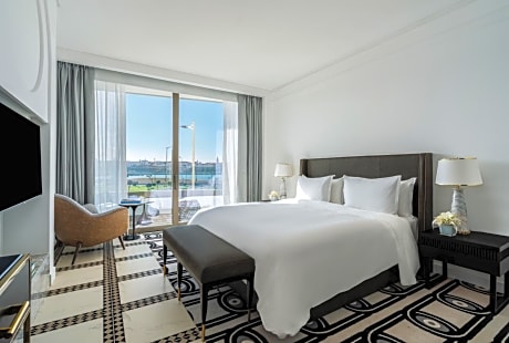 Fairmont King Room with Balcony and Ocean or City views