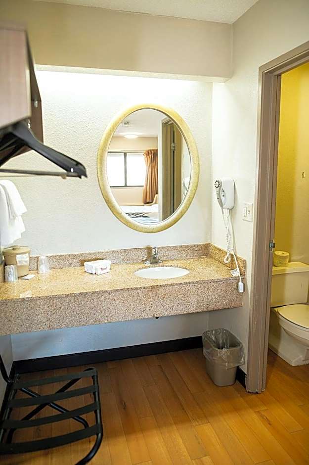 Red Roof Inn Rochester - Henrietta