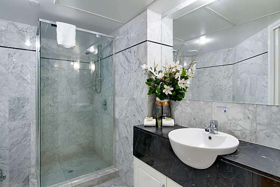 Macarthur Chambers Apartments