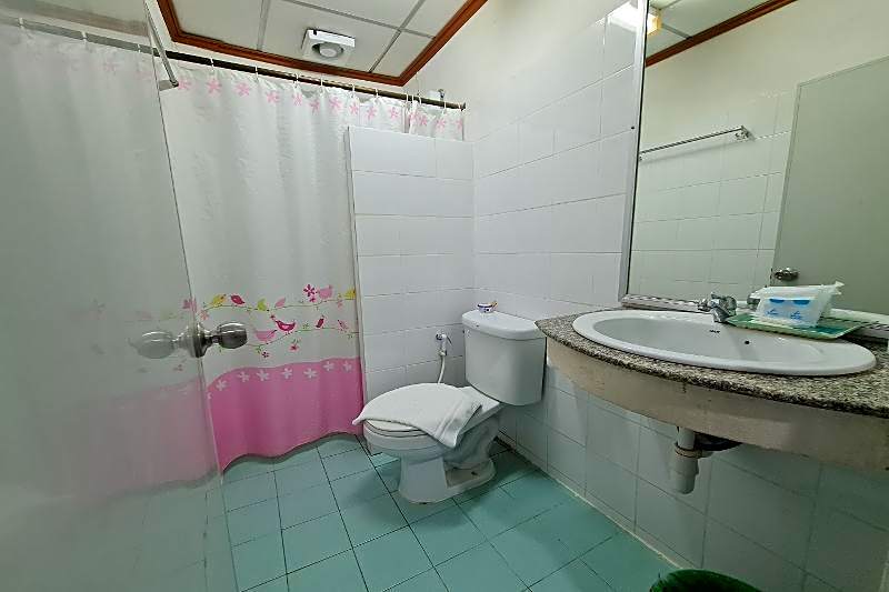 (Phu-Nga Hotel)
