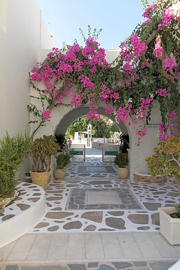 Iria Beach Art Hotel