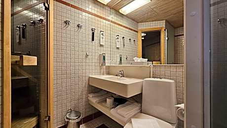 2 Single Beds, Sauna, Wi-Fi, 40 Inch Lcd Television, Non-Smoking, Full Breakfast