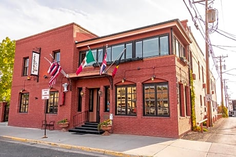 Chamberlin Inn