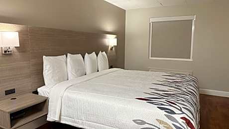 Deluxe Room King- Smoking