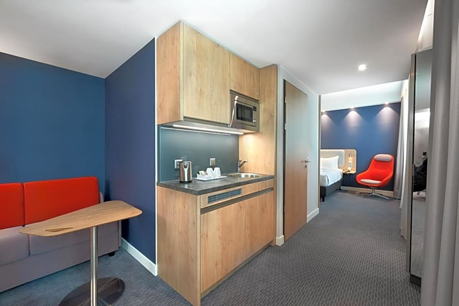 Holiday Inn Express And Suites Basel Allschwil By IHG