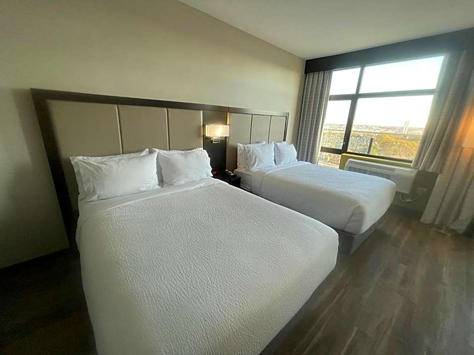 Holiday Inn Express Long Island City E New York By IHG
