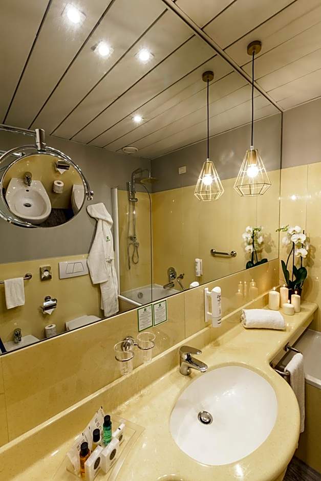 Holiday Inn Milan Garibaldi Station By IHG