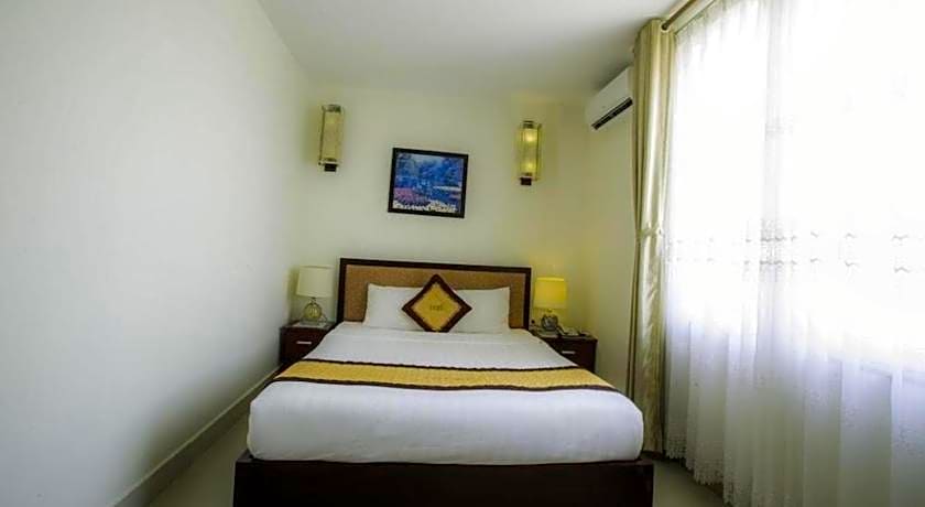 Luxe Hotel