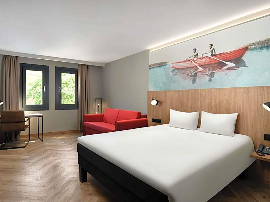 Ibis Budapest Heroes Square Hotel