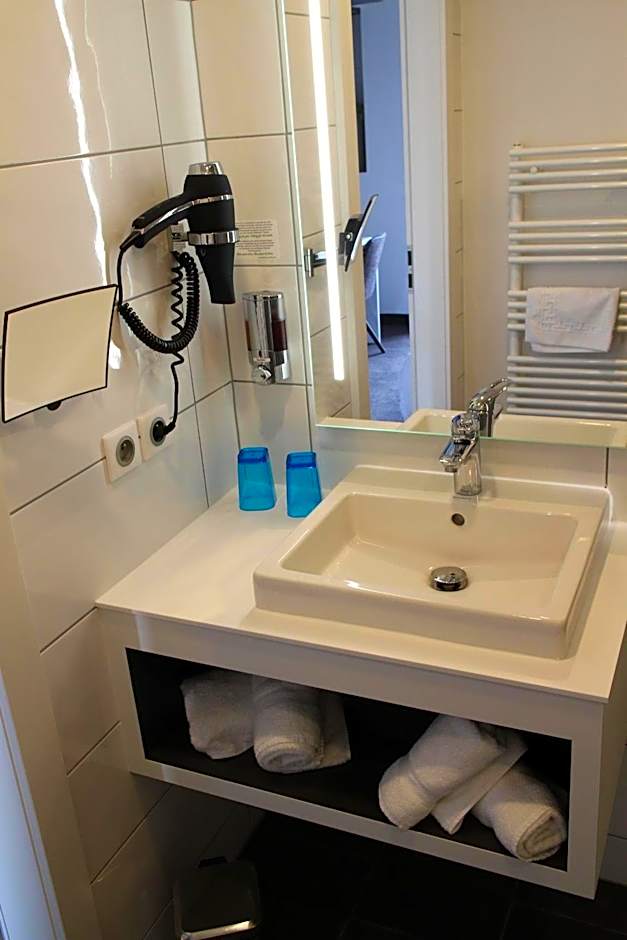 Logis Hôtel Restaurant Au Lion Rouge