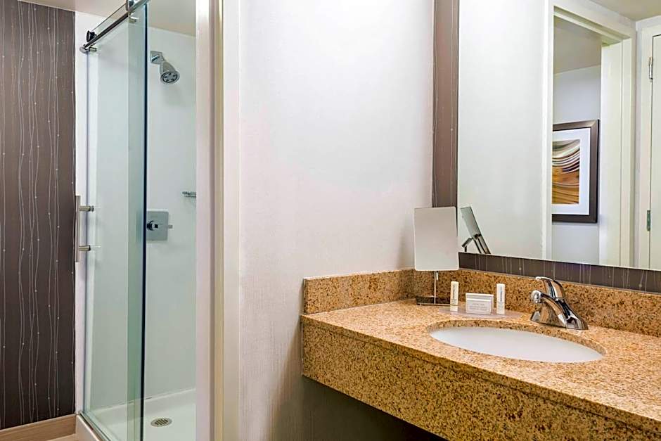 Courtyard by Marriott Knoxville Cedar Bluff