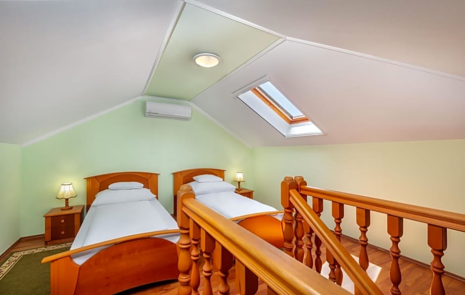 Gosztola Gyöngye-az erdő szállodája