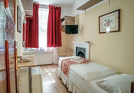 Single Room with Shared Bathroom