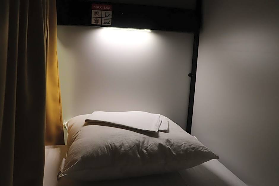 Jacques Brel Youth Hostel